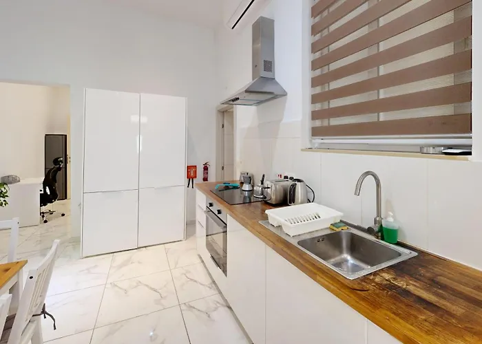 Waterfront, Lovely Steps From Promenade Apartament *