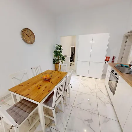 Апартаменты Waterfront, Lovely Steps From Promenade Gzira