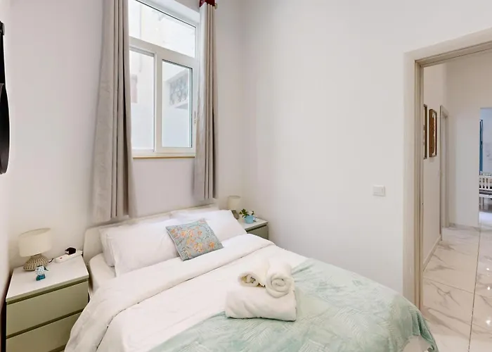 Waterfront, Lovely Steps From Promenade Gzira