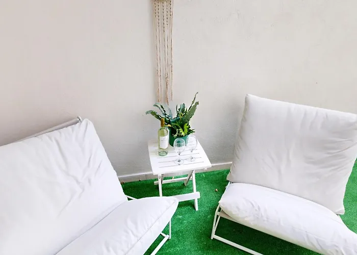 Waterfront, Lovely Steps From Promenade